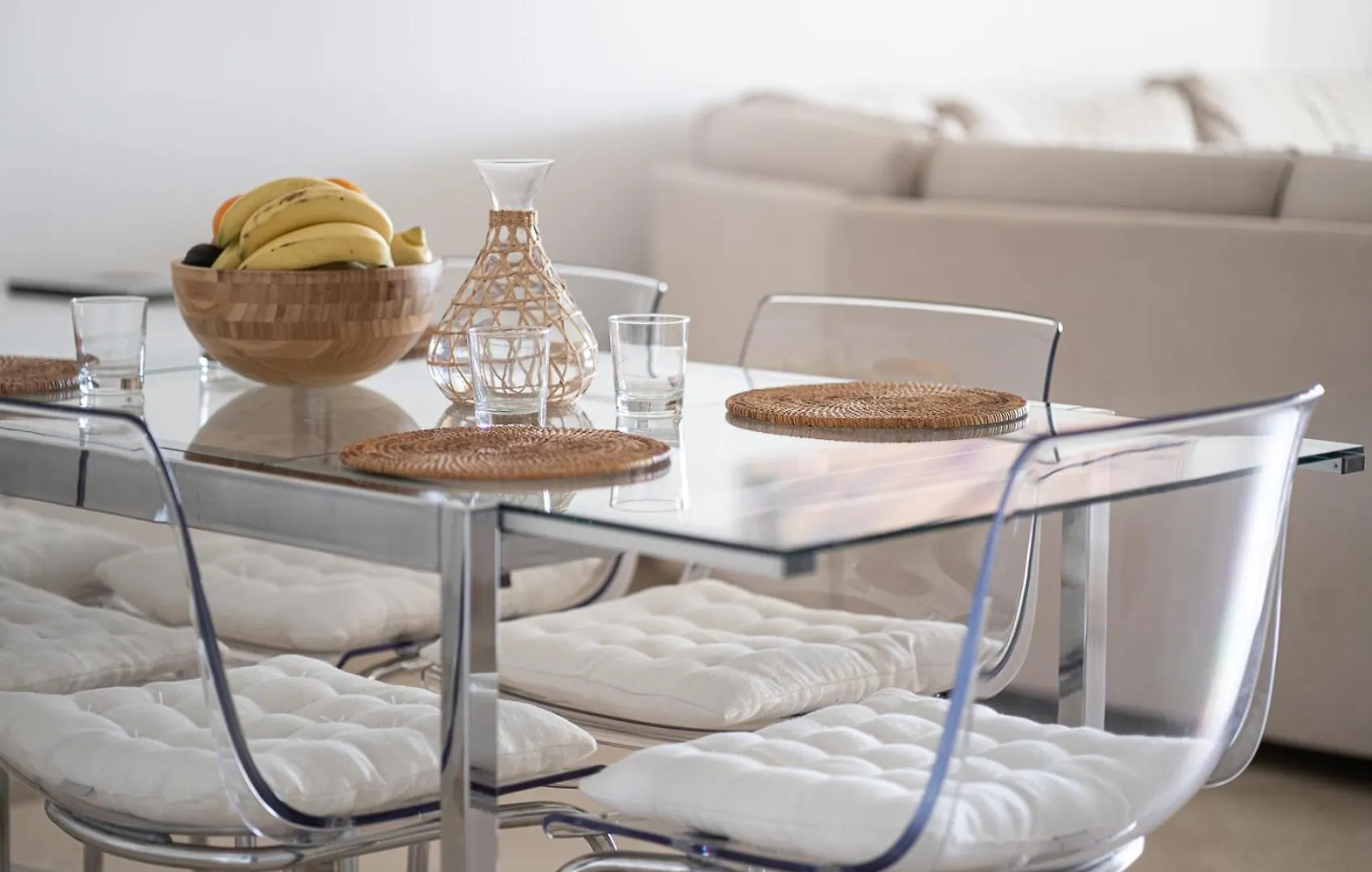 Front-Line Garden Apartment In Palm Beach, Marbella